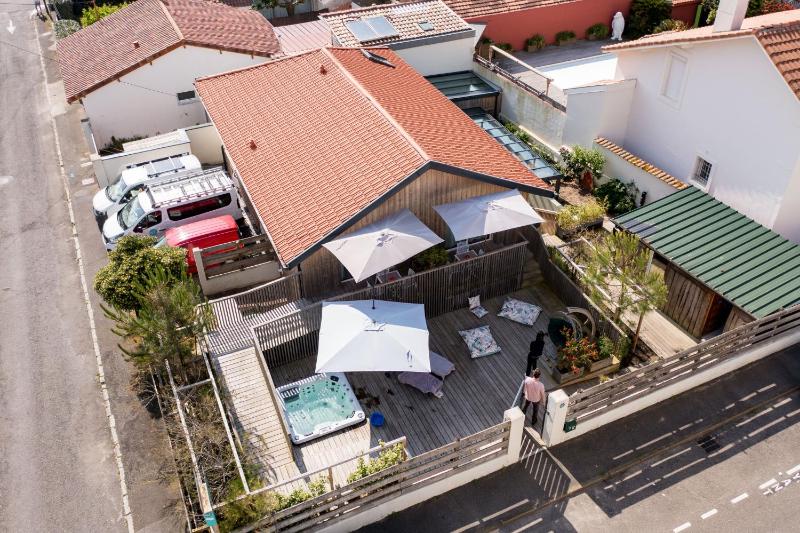 Ted Surf House - image 21