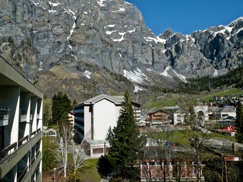Apartment with Mountain View image 3