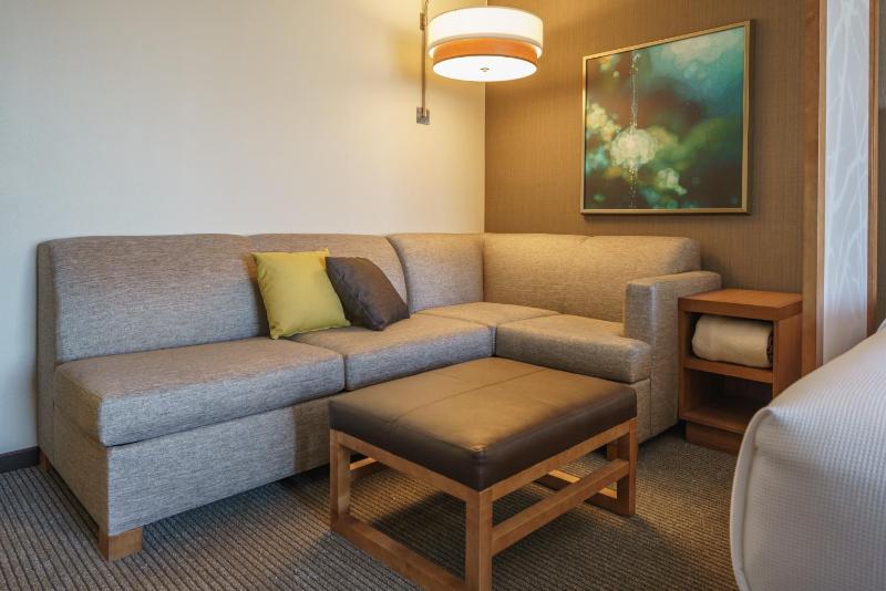 King Room with Sofa Bed - High Floor image 2