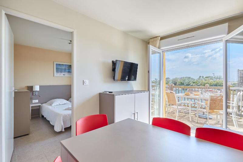 Three-Bedroom Apartment image 4