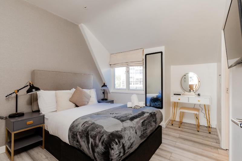 Two-Bedroom Apartment image 3