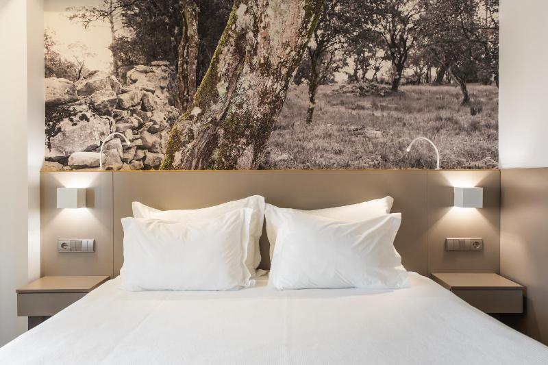 Superior Double Room image 4