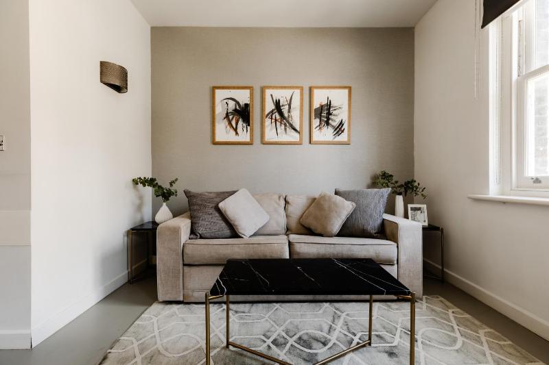 One-Bedroom Apartment image 1