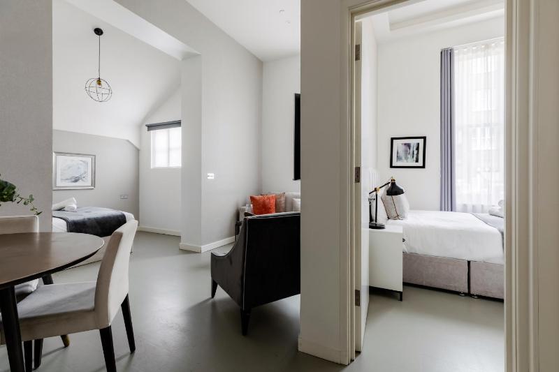 One-Bedroom Apartment image 2