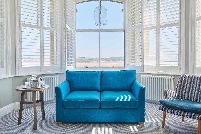 Deluxe Double Room with Estuary View image 2