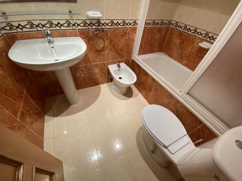 Two-Bedroom Apartment with Partial Sea View image 4
