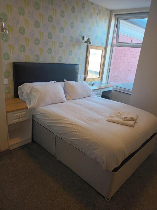 Budget Double Room image 3