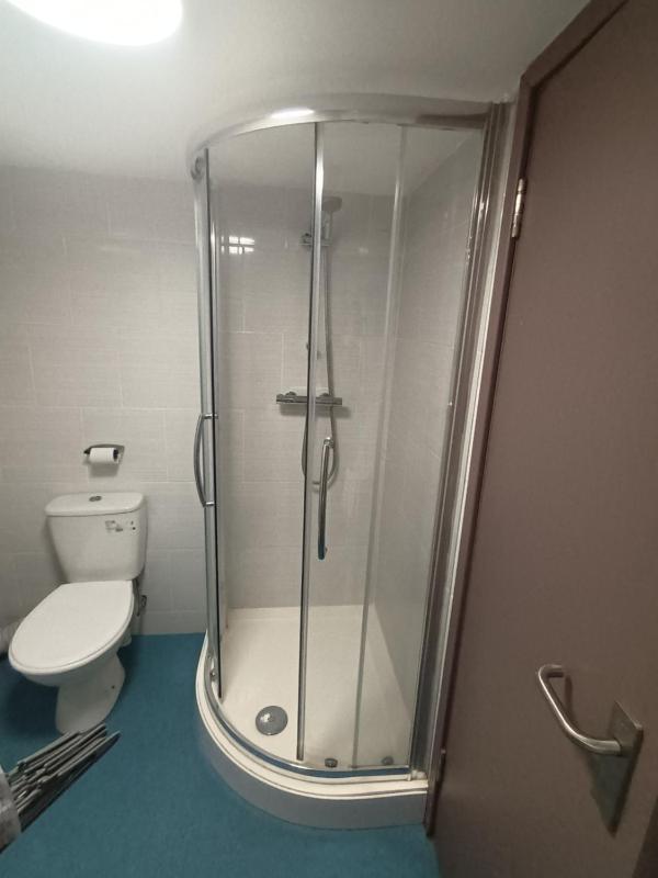 Budget Single Room image 3