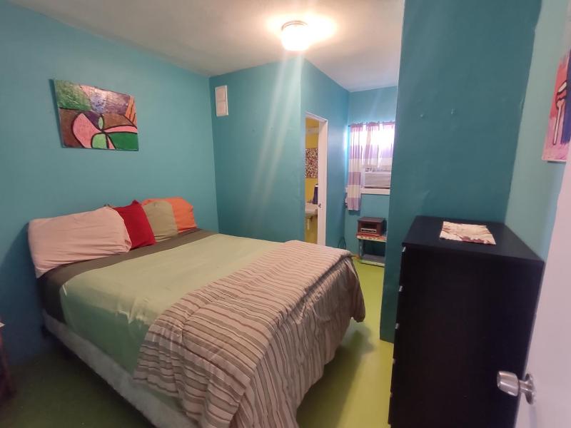 Queen Room image 2