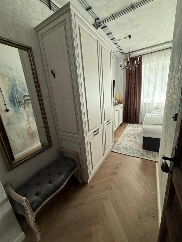 King Room image 4
