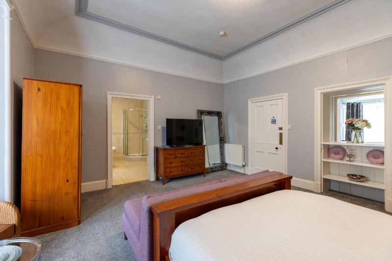 Superior King Room image 2