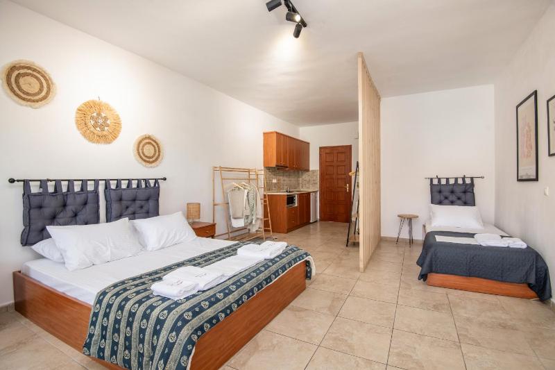 Studio Apartment image 2
