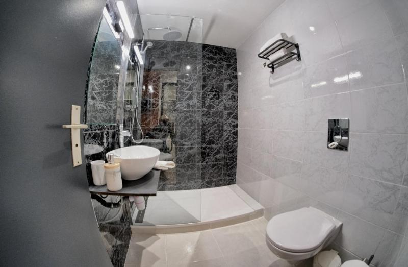 Superior Double Room image 3