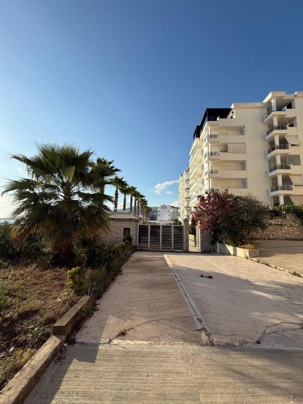 Deluxe Apartment image 3