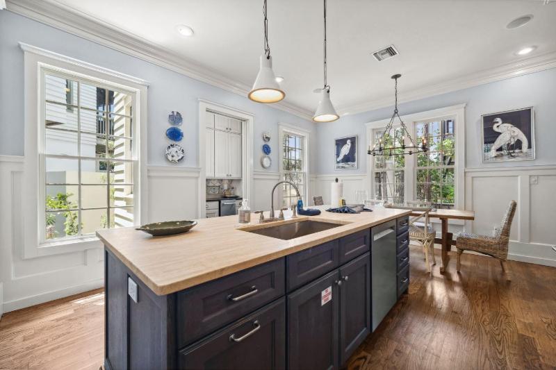 67 Wiggle Lane - Rosemary Beach - Steps to Tennis Courts Beach Pools! - image 42
