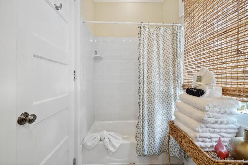 67 Wiggle Lane - Rosemary Beach - Steps to Tennis Courts Beach Pools! - image 35