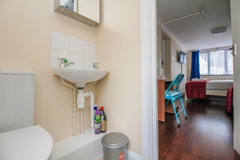 Triple Room image 3