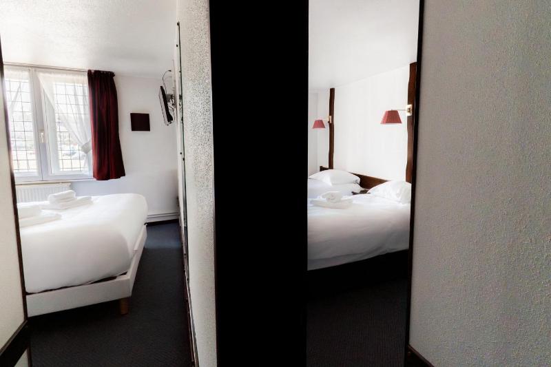 Standard Double Room image 1