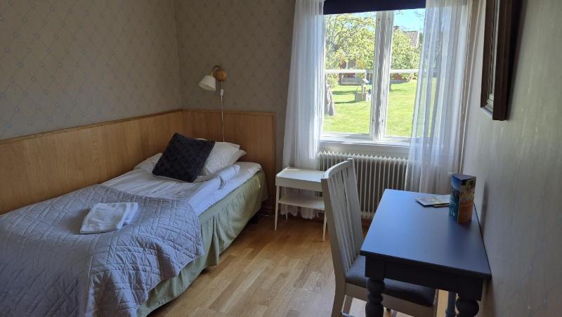 Single Room image 3