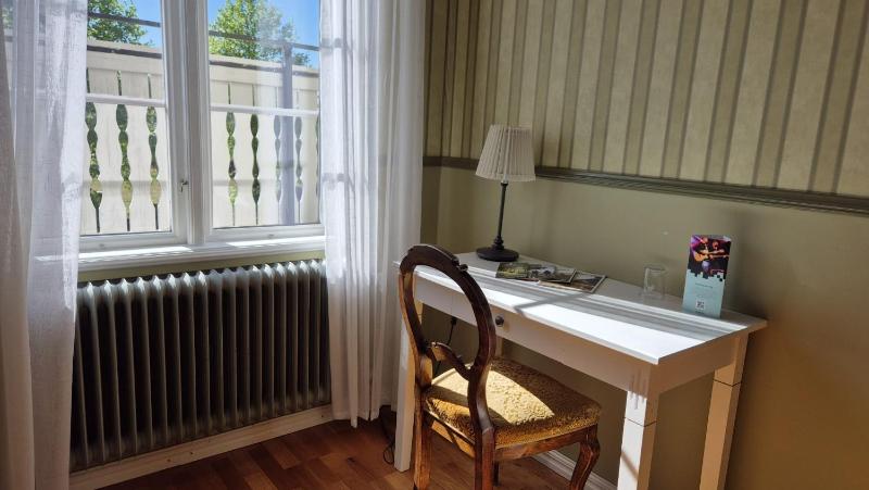 Single Room image 4
