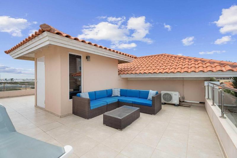 Eagle Beach-Private pool-Outdoor Deluxe townhome11 - image 11