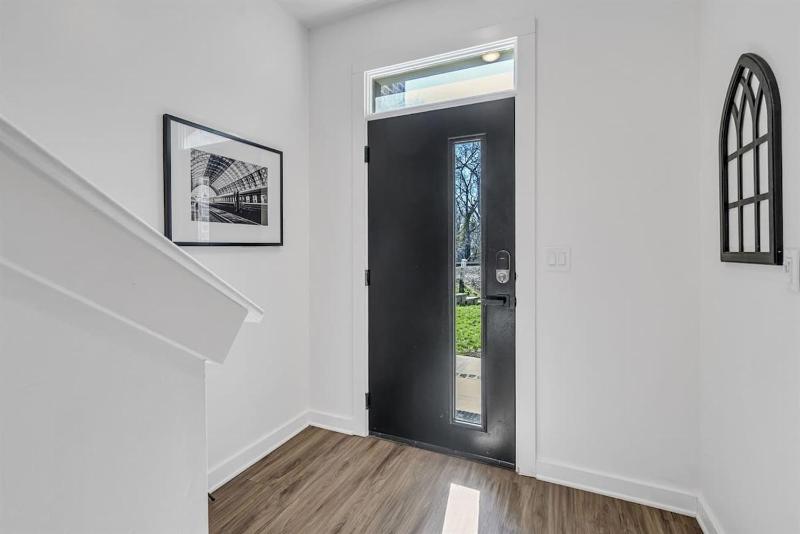 Highland Station - Private Rooftop - Sleeps 14 - image 3