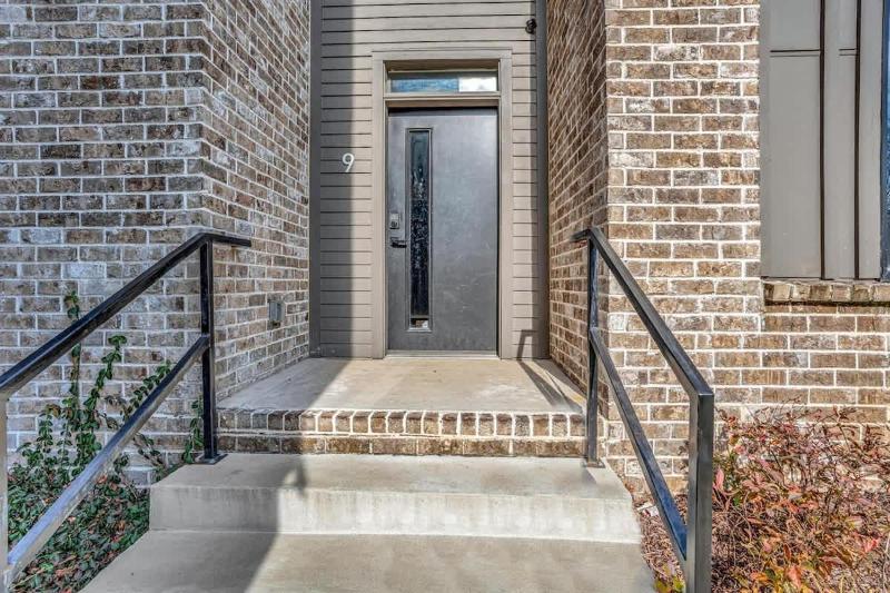 Highland Station - Private Rooftop - Sleeps 14 - image 12