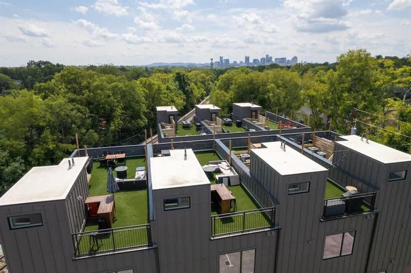 Highland Station - Private Rooftop - Sleeps 14 - image 11