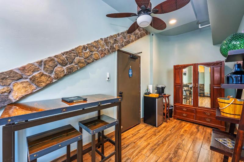 King Room with Balcony image 2