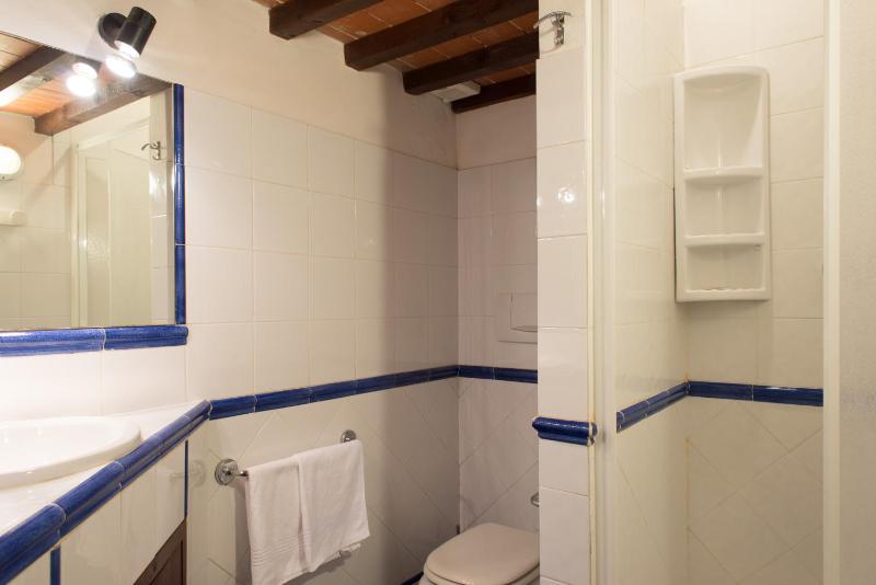 Triple Room with Bathroom image 4