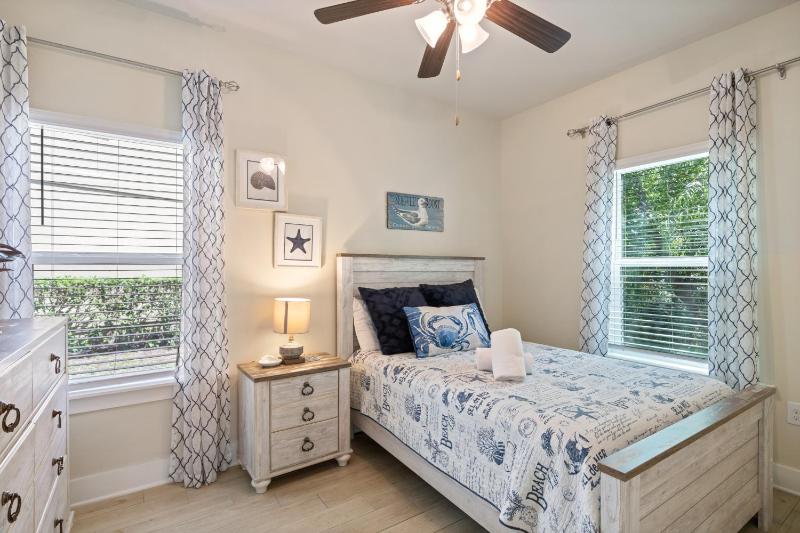 Arborgate Sunkissed Seahorse At 13987 Hanging Branch Way By Pkrm - image 17
