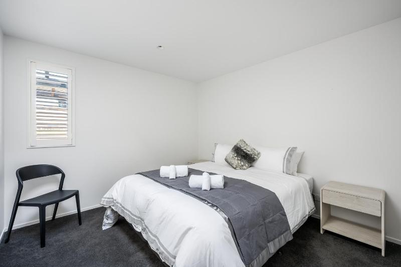 Ashgrove Lane - image 24