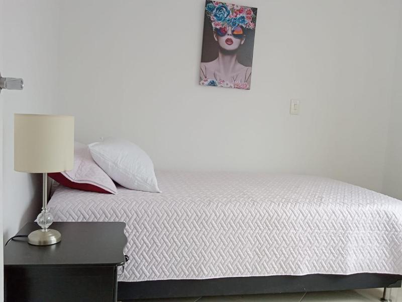 Apartamento renovado parque La Floresta reserva minimo de 21 dias - image 16