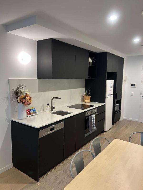 2BR-2BR-1Car-Sleeps 6 CBD Pool - image 2