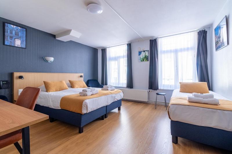 Comfort Triple Room image 2