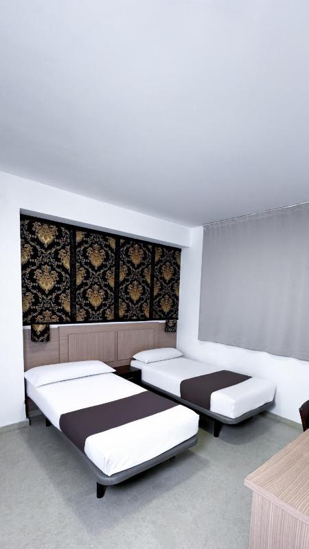 Quadruple Room image 1