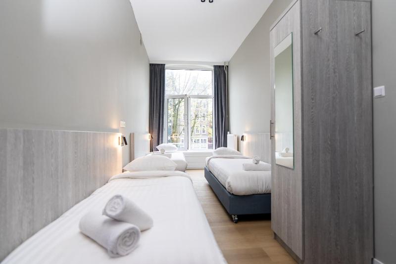 Triple Canal View with Private Bathroom image 1