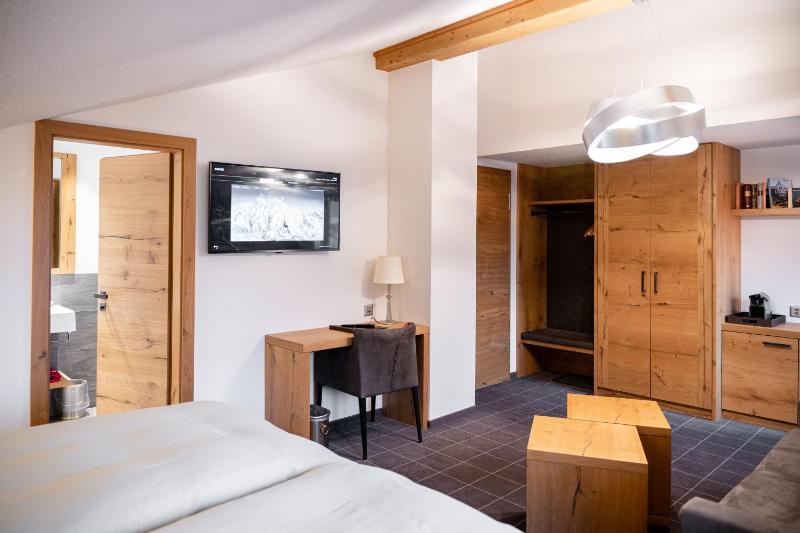 Budget Double Room image 4