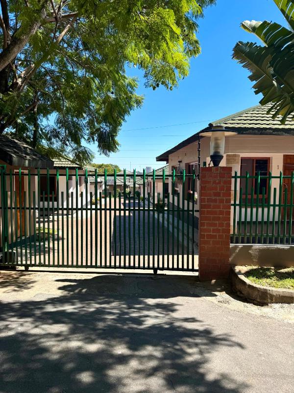 Niza Homes Pool No Blackouts & Walk to Munali Mall - image 13