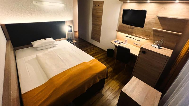 Single Room image 1