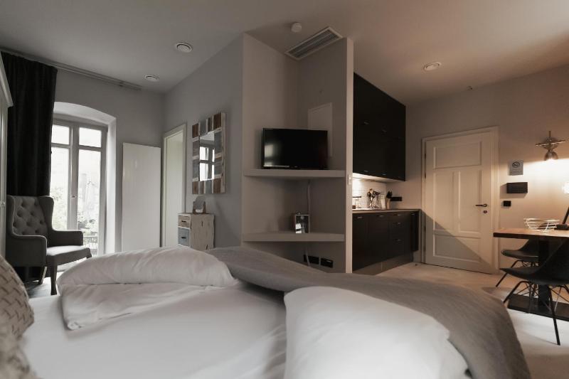 BS Suites - image 42