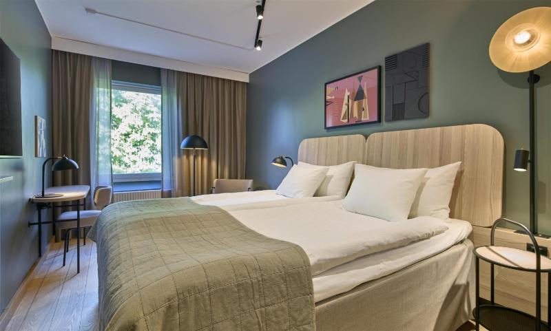 Standard Twin Room image 1