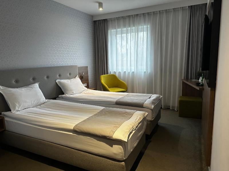 Twin Room image 1