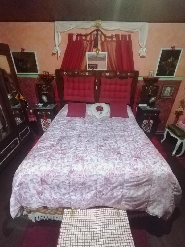 Double Room with Shared Bathroom image 2