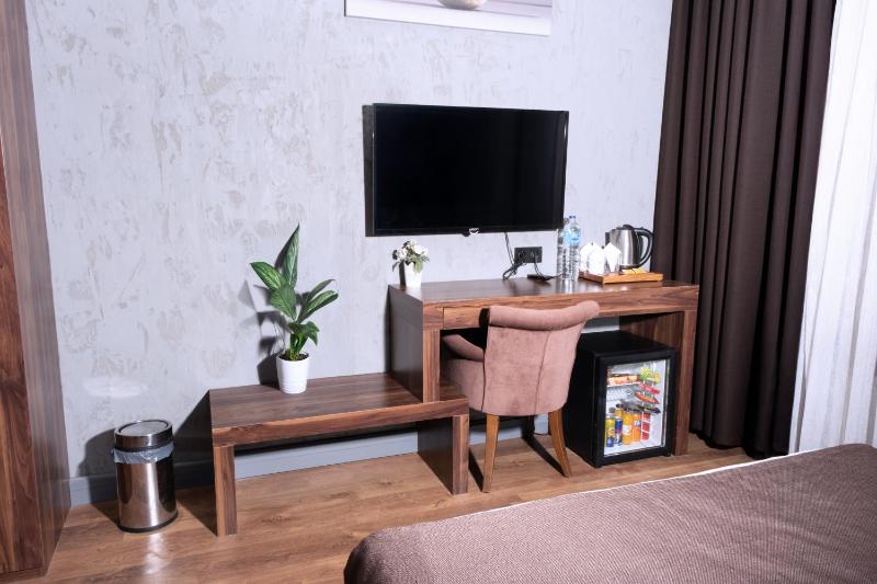 Standard Double Room image 4