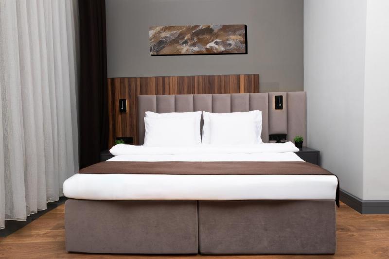 Deluxe Double Room image 1