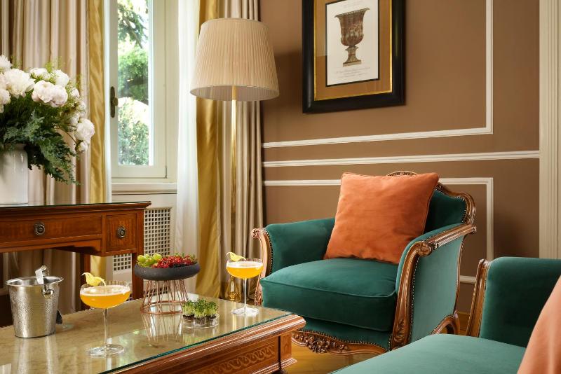 Suite with Garden View image 2