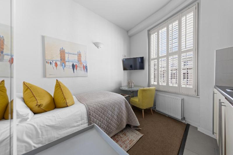 Single Room image 4