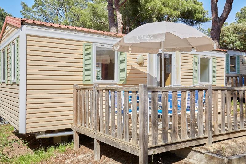 Mobile Home (6 Adults) image 1