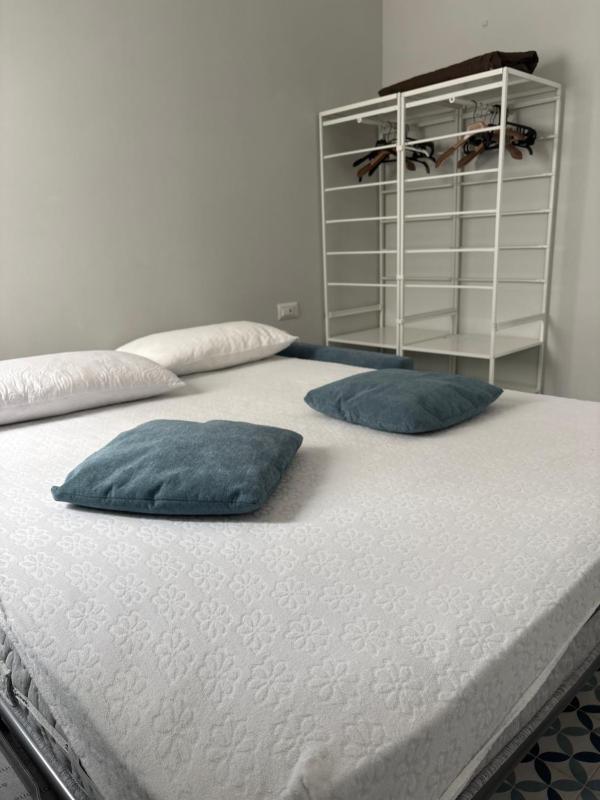 Large Double Room image 1